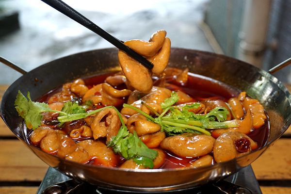 Chongqing Food Recommendation: Braised Pork Intestines (Hong Shao Fei Chang)